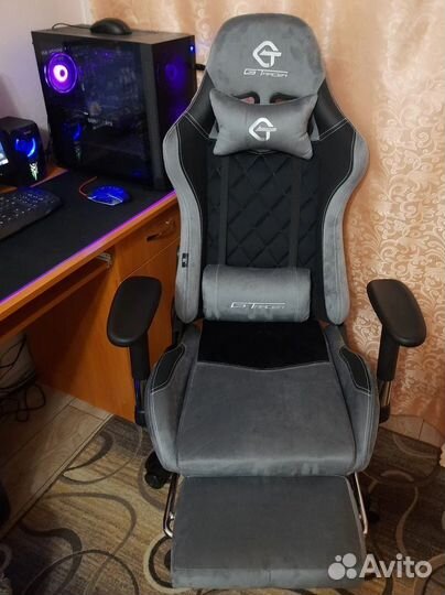 Игровое компьютерное кресло