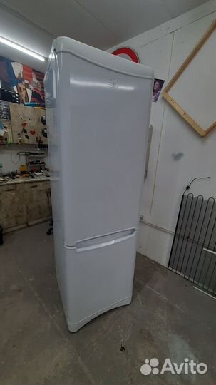 Холодильник Индезит(бесплатная доставка)