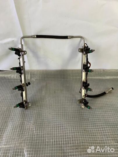 Топливная рампа с форсунками N62b48