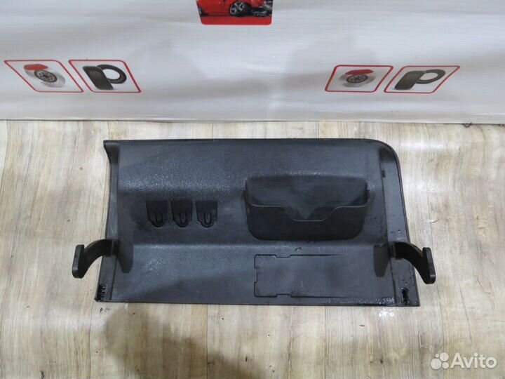 Бардачок Volkswagen Polo