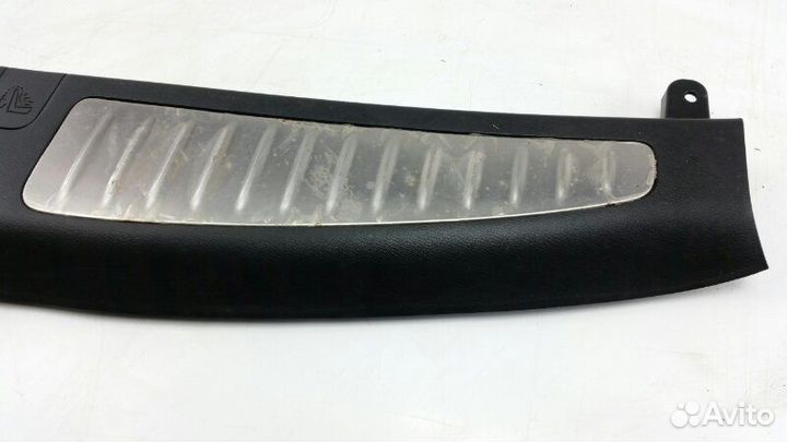 Накладка на замок багажника Nissan Patrol Y62