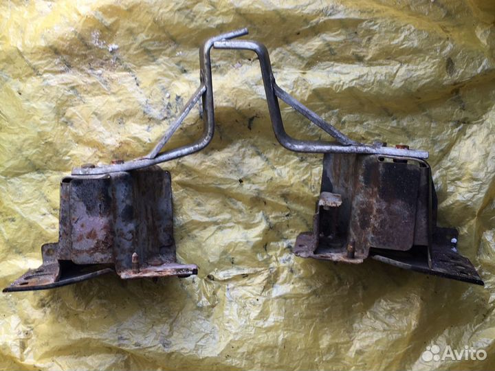 Кронштейн переднего бампера Mazda 626 GE 91-97 гг