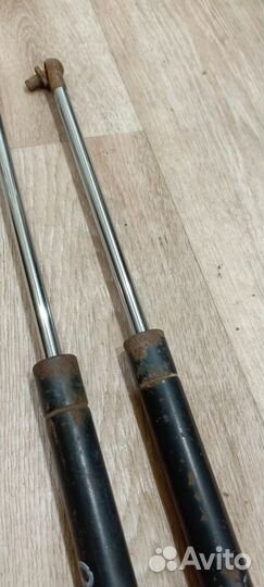 Газовые упоры багажника ваз