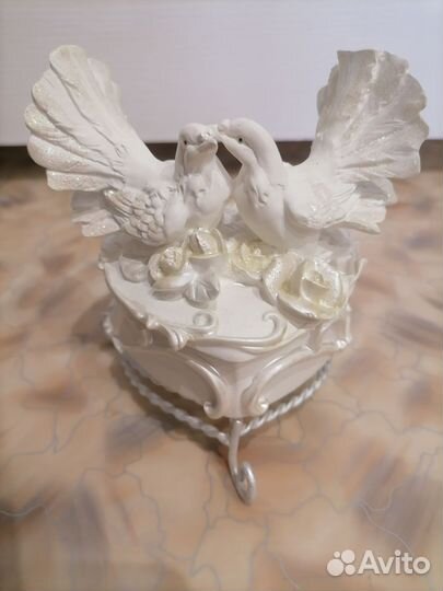 Шкатулка голуби