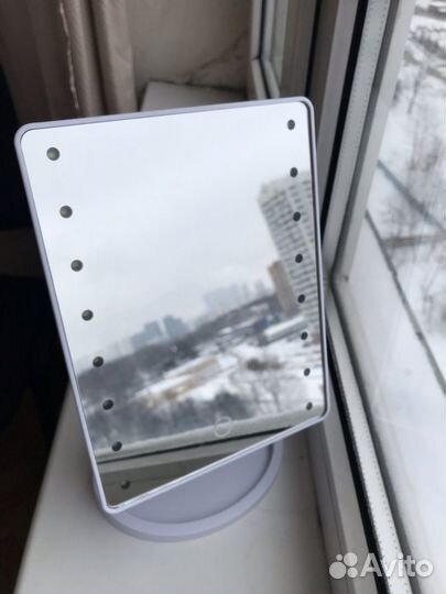 Зеркало с подсветкой настольное