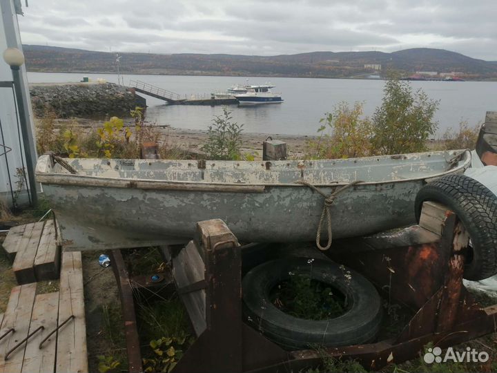 Весельная лодка ял