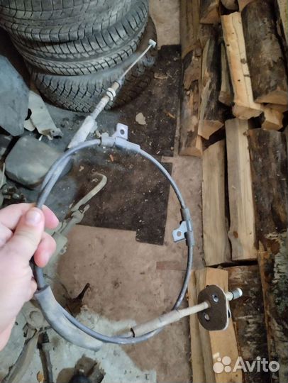 Тросик газа на Hyudai соната 2,0л