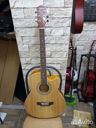 Электро акустическая гитара с чехлом