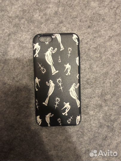 Чехол на iPhone