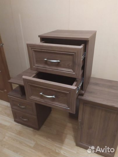 Тумба прикроватная