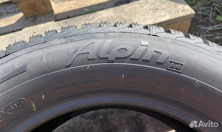 Michelin Alpin A4 215/60 R16