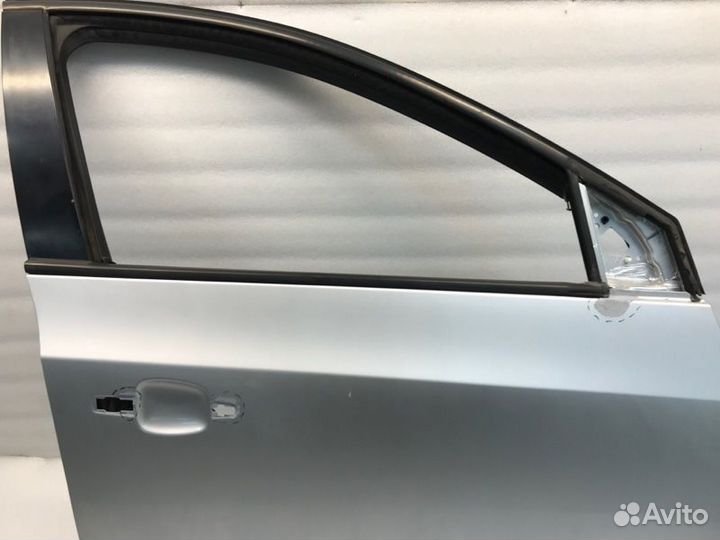 Дверь передняя правая Chevrolet Cruze седан 1.8