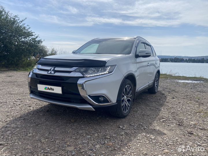 Mitsubishi Outlander 2.4 CVT, 2015, 99 999 км