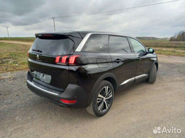 В разборе Peugeot 5008 2017 год