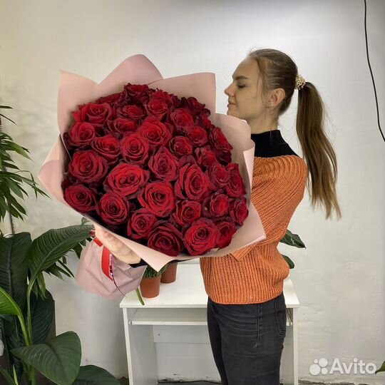 Букет из красных роз сорта explorer