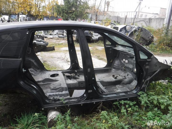 Порог + средняя стойка правая Honda Stream 2003