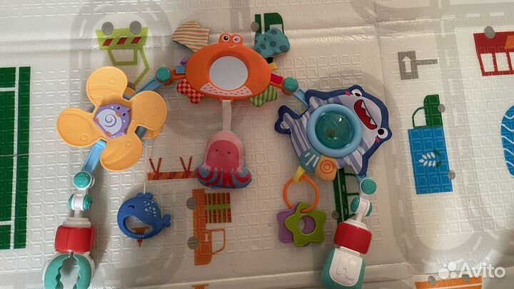 Дуга с игрушками