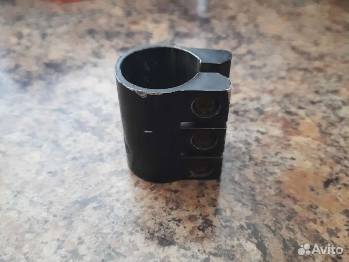 Зажим для трюкового самоката