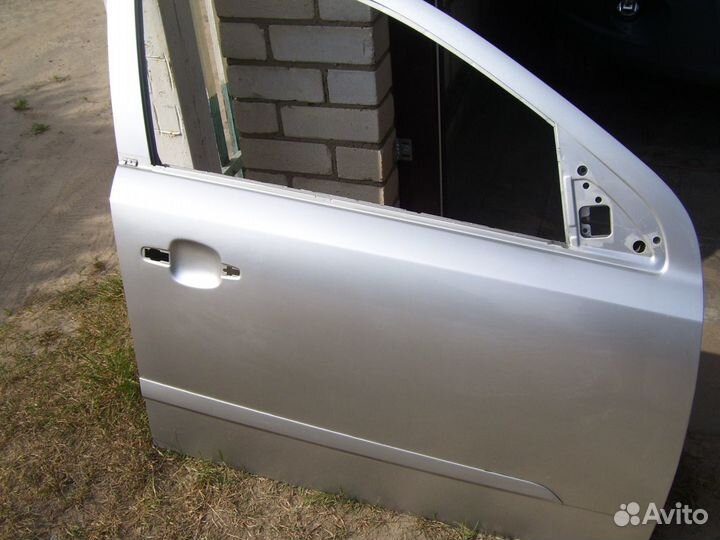 Опель астра H дверь
