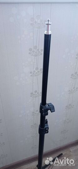 Стойка для осветительных приборов