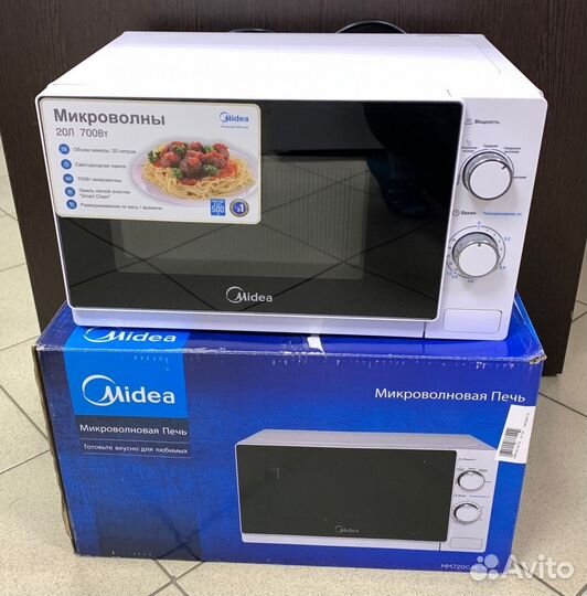 Микроволновая печь Midea MM720C4E-W