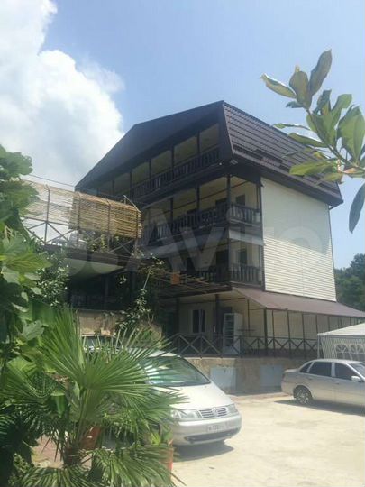 Дом 456 м² на участке 8 сот.