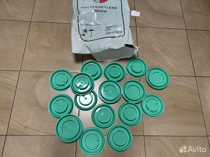 Поилка вакуумная бс-01 (под стеклянную банку)