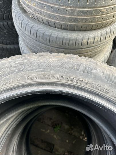 Bridgestone Blizzak DM-V2 235/55 R20 102T