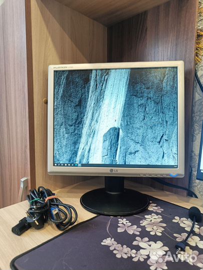 Монитор LG Flatron L1734S