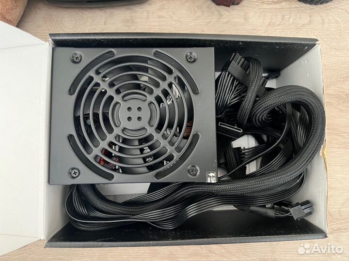 Блок питания Corsair CV750