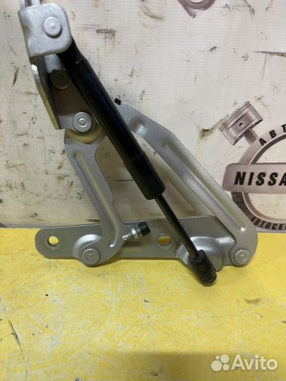 Chevrolet Camaro 6 петля крышки багажника правая