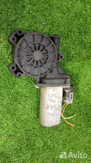 Моторчик стеклоподъемника задний левый Renault