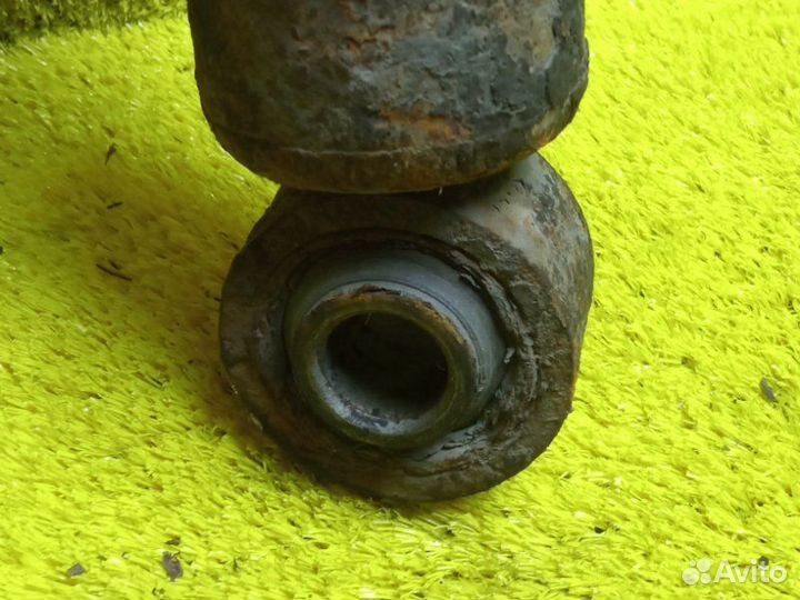 Амортизатор задний левый Toyota/Lexus Land