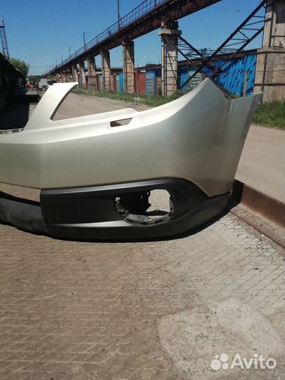 Передний бампер subaru