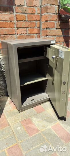 Сейф бу karat ask 67t