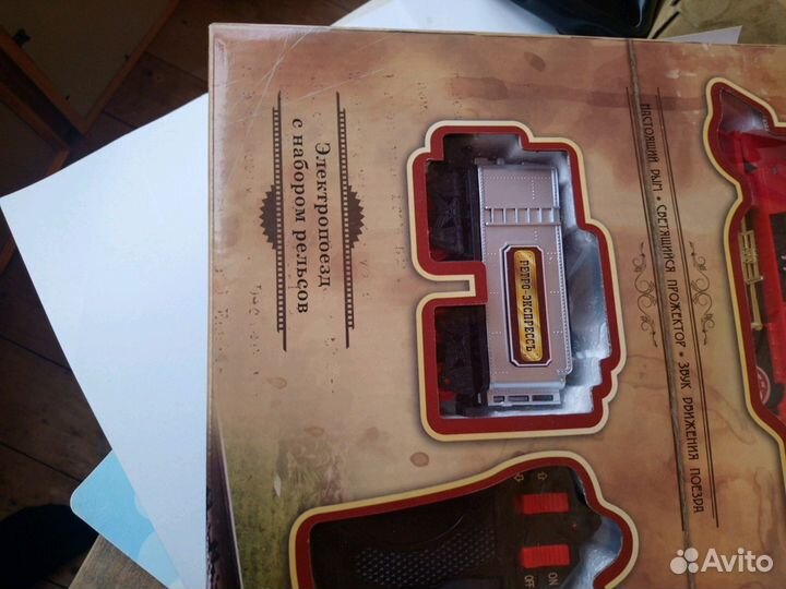 Игрушка Электропоезд с рельсами, пулт д/у