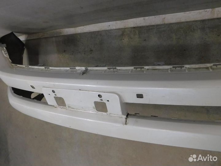 Бампер передний Toyota Land Cruiser