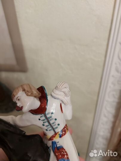 Фарфоровые статуэтки