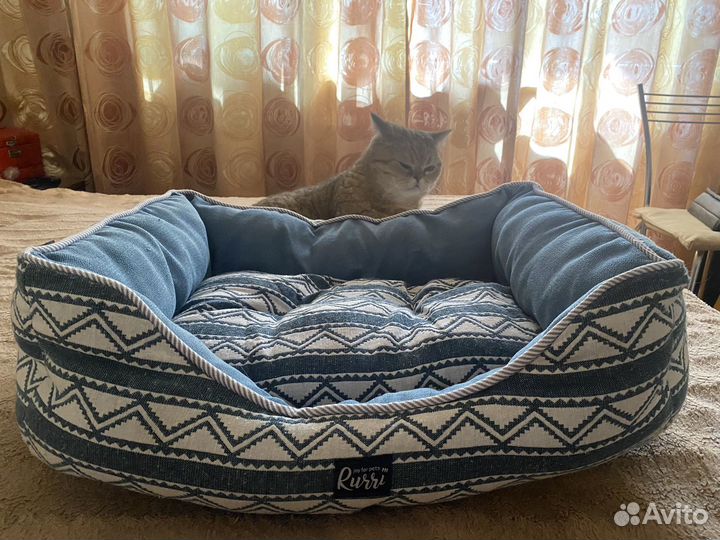 Лежанка для кошек новая