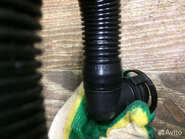 Патрубок воздушный VAG 1.6 8V BSE