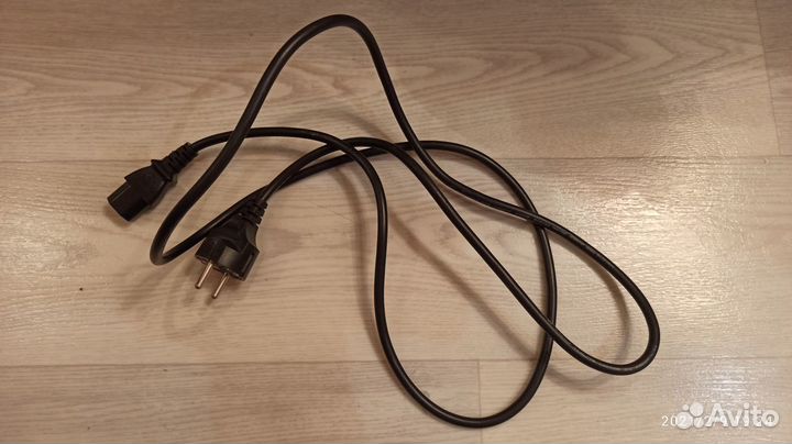 Кабель питания для компьютера