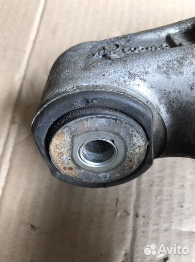 Кулак задний левый Порше Кайен 958(1432)