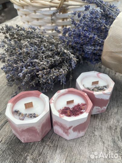 Ароматическая свеча в гипсовом подсвечнике