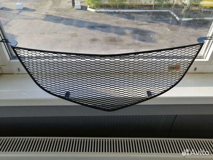 Решетка радиатора (металлическая) Мазда 3