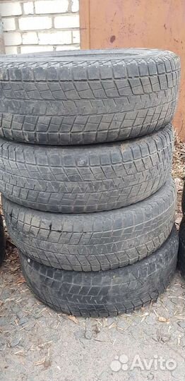 Bridgestone Blizzak DM-V1 235/70 R16