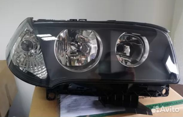 X3 04-05. Фара правая с регулировочным мотором внутри черная (Depo)