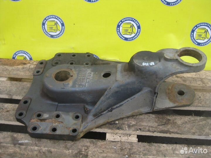 Кронштейн полурессоры 7482137342 renault trucks, M