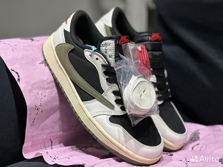 Nike air jordan 1 travis scott