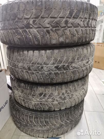 Bridgestone Ice Cruiser 5000 215/65 R16 98T