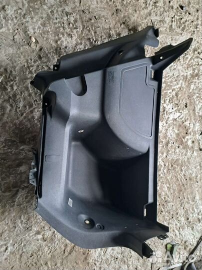 Обшивка багажника Skoda Fabia